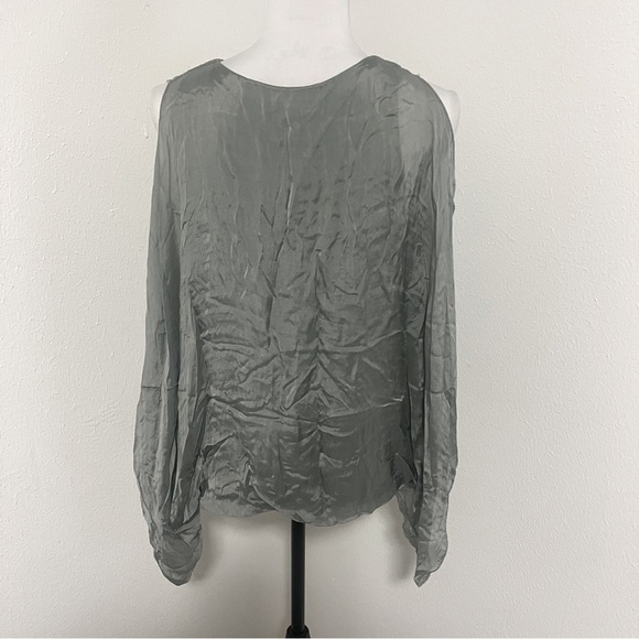 Gigi Moda Made in Italy Seta Spalla Blouse Top XL Gray 100% Silk Lightweight EUC - Picture 7 of 11